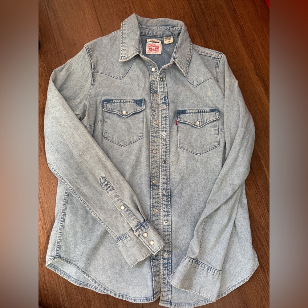 Levi’s Vintage cut Button-Up Denim chambray Shirt
